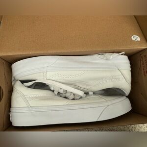 Vans True White Old Skool Canvas Shoe W6
